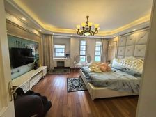 中建联排别墅 豪华装修 前后大花园 送4组车位 总共5层