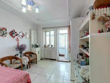 王顶堤两居,非顶楼 客厅方正