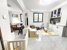 江海花园 东边套,全屋定制15万 楼层适中 诚意卖 看房方便