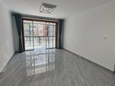 华盛新苑 2室2厅1卫 精装修 111万元