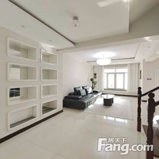 扬州水乡 全新装修联排别墅 配套齐全 用途均可 看房随时!