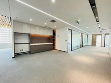 保利大都汇高档甲级写字楼中层700平 2.8元/平/天