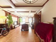 洋房社区80万装修诚心急售。看上出价。随时看