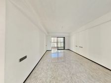 深业湾中新城带全新精装一线海景洋房-低于市场价格出售