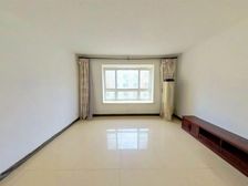 东南实验,电梯房 户型方正。单价6900 看房我有钥匙