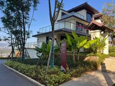 50万买别墅 送50平大花园 带车位 大产权通燃气 证件齐全