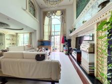 业主诚心出售 楼顶花园满五年视野好 看南明河 看房方便