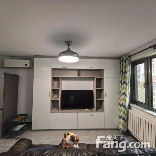 地铁口 精装修1室,房东次出租,一分价一分货,可看房