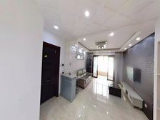 新理想花园,出门有轨电车,南北直通,楼层位置好,固定车位诚售