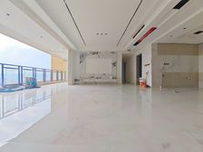 新上!!照母山 旁 横厅 一线看湖 凡尔赛精装四房