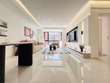 上新了,资金周转急出(电梯大二房,精装修35个全送)拎包入住