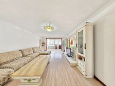 红卫小区 大套二 中间楼层 南厅 南北通透