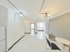 仅此一套 地铁口 两室 停车免费 大学城