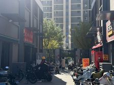 27平米,层高6米,66万,小区出入口,理发店花店,能贷款