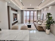 三乡中心地段 次新小区 金凯乐花园 5室2厅顶楼复式全新装修