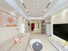 停车方便 近地铁 满五 刚需小三居 交通便利 朝南 明厨明卫