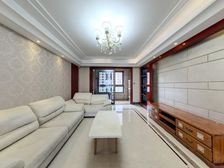 万科翡翠雅宾利 3室2厅 184.89平