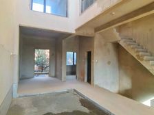 倚澜苑(别墅) 6室2厅4卫 毛坯 330万元