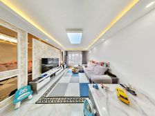 核心房子在洋房小区中间位置,双卫格局楼龄新临地铁5号线满五