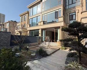 轻奢现代风 城区别墅 近南商 大露台 大花园 诚心出售