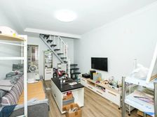 新上:再少三十,电梯买一层附一层(婚装拎包入住)三房两卫。