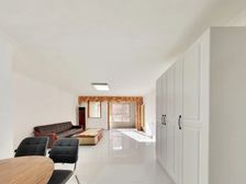 万年花城三期 南北通透双卫134.43平大三居 2层出入方便