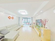 靠近万达400 ,业主已经看好房子, 急售可以拎包入住