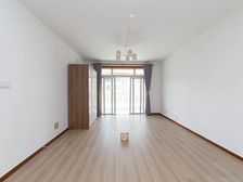 稀缺复式 买一层送一层 楼上不算面积 拎包入住 看房有钥匙