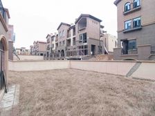 振业城别墅 边户 花园跟独栋一样大 诚心出售
