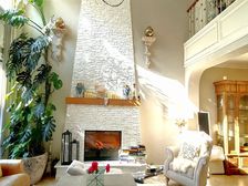 首府新出联排 房东急疯了 低于市场价1000万 送院子200