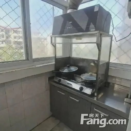 裕龙花园一区2居室交通方便中间楼层采光好拎包入住