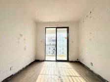 金运路地铁站,大两房 看房方便,大阳台,不要错过诚意出售,,