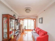 四开间朝南,复式送露台,+进,才北。