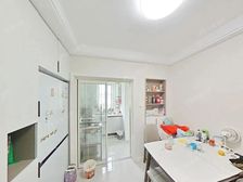 中环内地 鉄口新出精装两年 20万南北两房非顶楼诚意出售