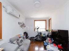 位置好,大三房。可直接拎包入住,书包未用,带固定车位,诚售!