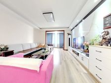 芳草地 桐梓林站旁,纯中庭,南北朝向,中间楼层,很安静