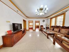 先锋公寓 3室1厅 127.03平