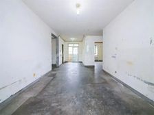 南北通透,09年次新房,小区有地下车库,13号綫陈春路站旁!