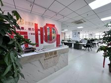 三轨交汇宜山路地铁口独立空调高区朝南户型精装修带家具370平