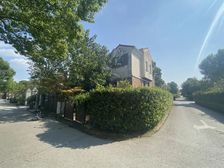 绿地A区 双拼别墅 位置开阔,房东置换,诚心卖,有钥匙随时看