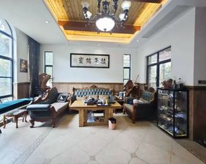 丰泰橡树溪谷边位别墅,美式田园风格装修,上下四层带大花园