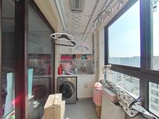 满五 小区新 停车方便 有电梯 南北通透 精装修