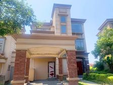 海逸豪庭御峰新增一套267平带地下室的山顶看湖位置 臻藏好货