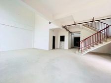 少有400平好位置的独栋出售 坐北朝南 门口地势平 花园方正