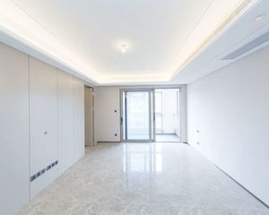 紫郡府 电梯洋房 精装修四房 位置安静 厨卫全明 业主诚售