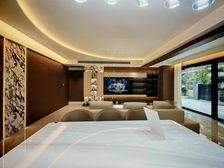 湿地公园 全新精装一楼带花园 拎包入住