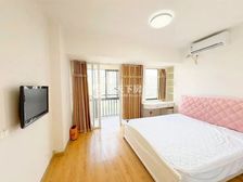 台三小,朝南,阳光足 ,视野好,电梯精装2房,使用面积大