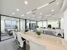 绿地soho3加1格局12工位,精装带家具40元,丈八一路站