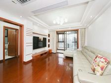 飞机户型 三开间朝南 钥匙在手 精装修家具家电全送 有停车位