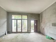 房子是C区人车分流边套 采光视野都不错 配套充足